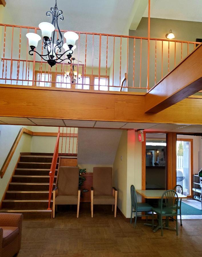 Bison Plains Lodge Moorhead Exterior photo